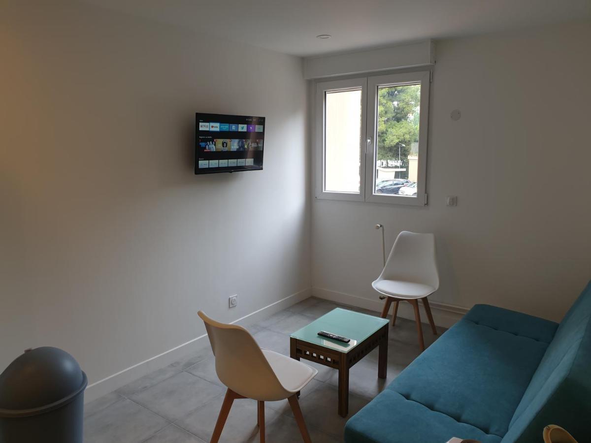 Appartements Renove 2023 Proche Aeroport 5Min, Gare Sncf 2 Min, Tramway Au Pied De L'Immeuble , Parking Possible, Renovated Apartments 2023 Near The Airport 5 Min, Train Station 2 Min, Tram Next To The Building 1 Min, Parking Possible Nice Ngoại thất bức ảnh