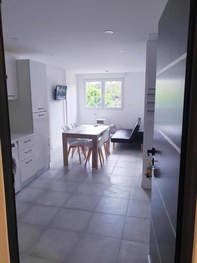 Appartements Renove 2023 Proche Aeroport 5Min, Gare Sncf 2 Min, Tramway Au Pied De L'Immeuble , Parking Possible, Renovated Apartments 2023 Near The Airport 5 Min, Train Station 2 Min, Tram Next To The Building 1 Min, Parking Possible Nice Ngoại thất bức ảnh