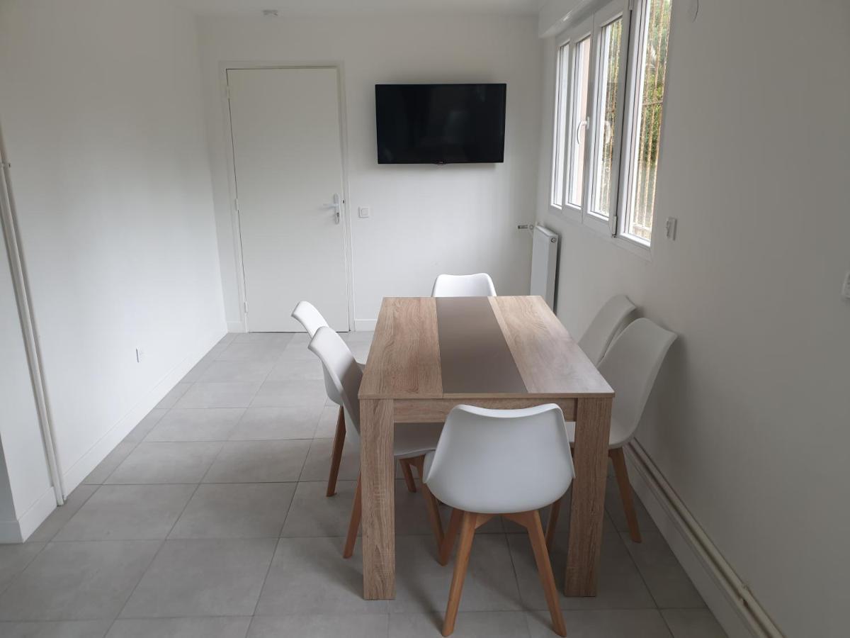 Appartements Renove 2023 Proche Aeroport 5Min, Gare Sncf 2 Min, Tramway Au Pied De L'Immeuble , Parking Possible, Renovated Apartments 2023 Near The Airport 5 Min, Train Station 2 Min, Tram Next To The Building 1 Min, Parking Possible Nice Ngoại thất bức ảnh