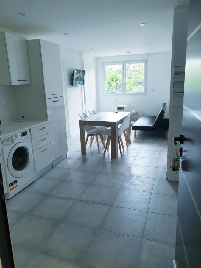 Appartements Renove 2023 Proche Aeroport 5Min, Gare Sncf 2 Min, Tramway Au Pied De L'Immeuble , Parking Possible, Renovated Apartments 2023 Near The Airport 5 Min, Train Station 2 Min, Tram Next To The Building 1 Min, Parking Possible Nice Ngoại thất bức ảnh