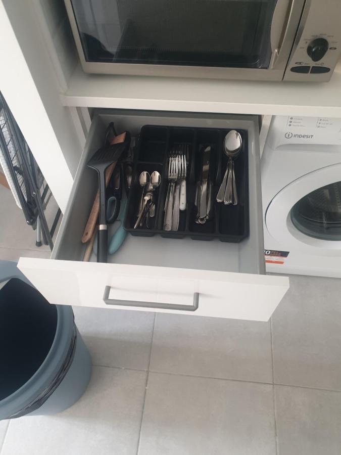 Appartements Renove 2023 Proche Aeroport 5Min, Gare Sncf 2 Min, Tramway Au Pied De L'Immeuble , Parking Possible, Renovated Apartments 2023 Near The Airport 5 Min, Train Station 2 Min, Tram Next To The Building 1 Min, Parking Possible Nice Ngoại thất bức ảnh