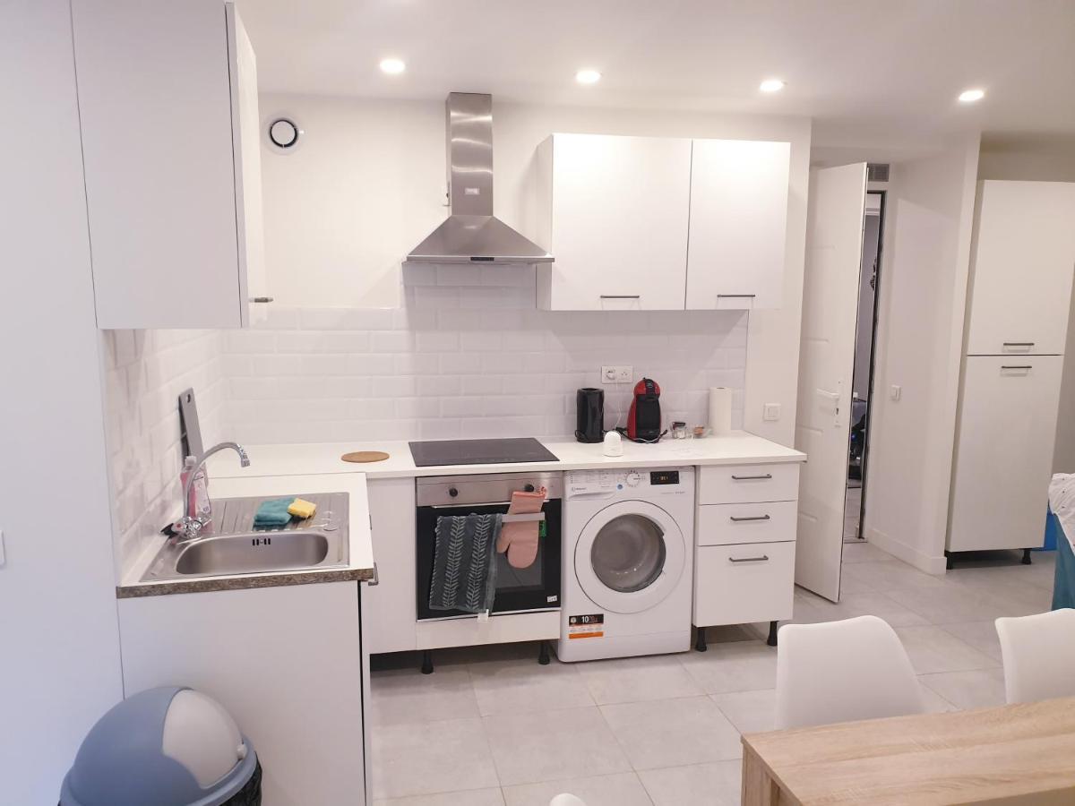 Appartements Renove 2023 Proche Aeroport 5Min, Gare Sncf 2 Min, Tramway Au Pied De L'Immeuble , Parking Possible, Renovated Apartments 2023 Near The Airport 5 Min, Train Station 2 Min, Tram Next To The Building 1 Min, Parking Possible Nice Ngoại thất bức ảnh