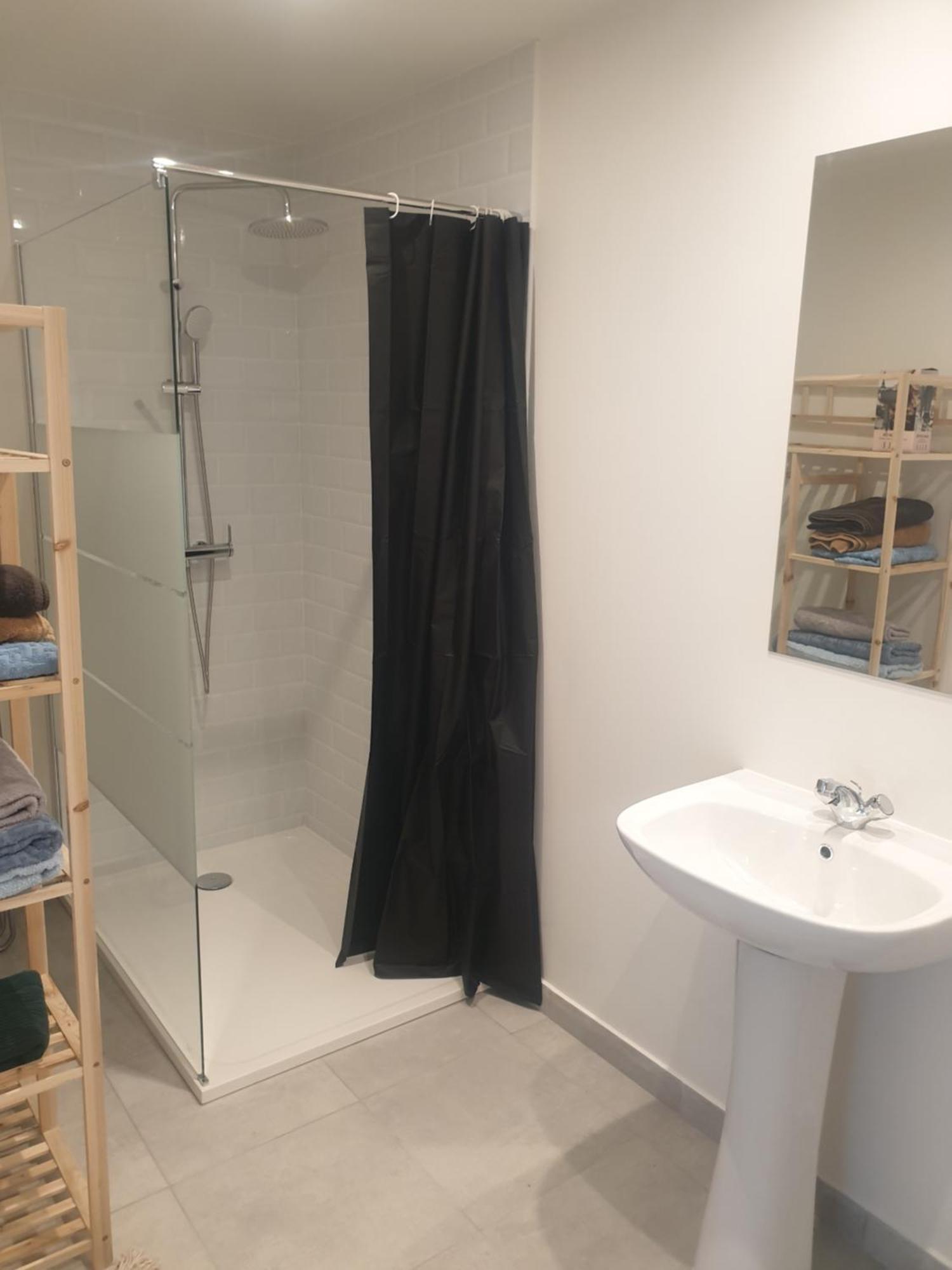 Appartements Renove 2023 Proche Aeroport 5Min, Gare Sncf 2 Min, Tramway Au Pied De L'Immeuble , Parking Possible, Renovated Apartments 2023 Near The Airport 5 Min, Train Station 2 Min, Tram Next To The Building 1 Min, Parking Possible Nice Phòng bức ảnh